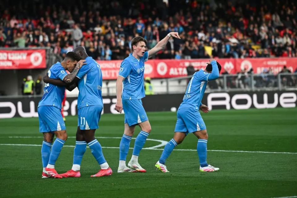 九游游戏中心利物浦后卫名宿